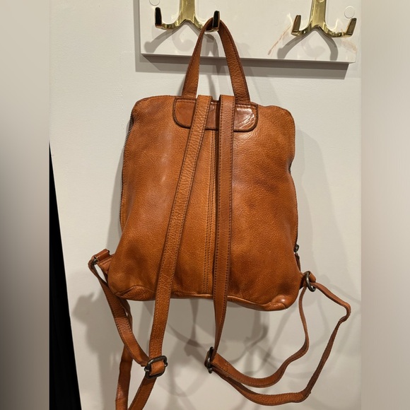 Vilenca Holland leather woven backpack adjustable strap zip around close cognac - Picture 2 of 12